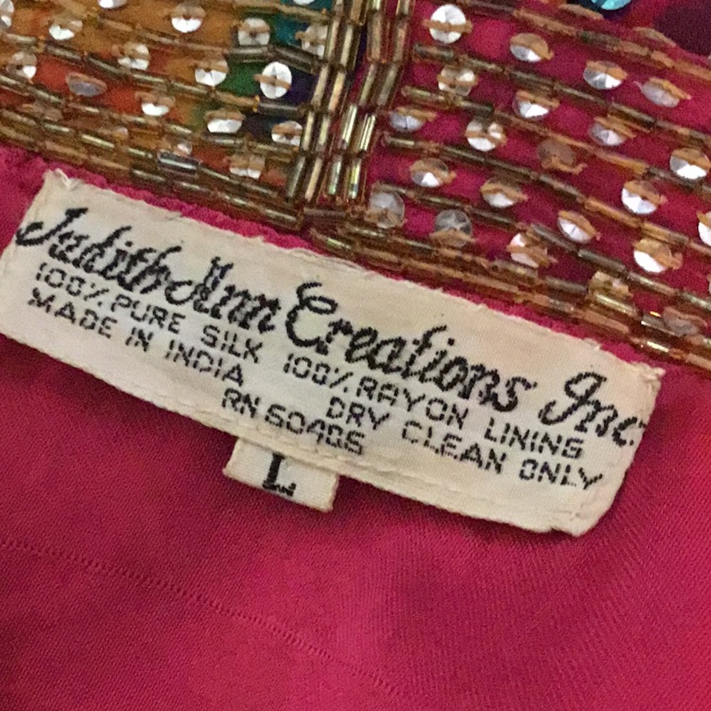 Judith Ann Creations. Glitzy and Glamorous Embellished Vintage Jacket! - Picture 11 of 12
